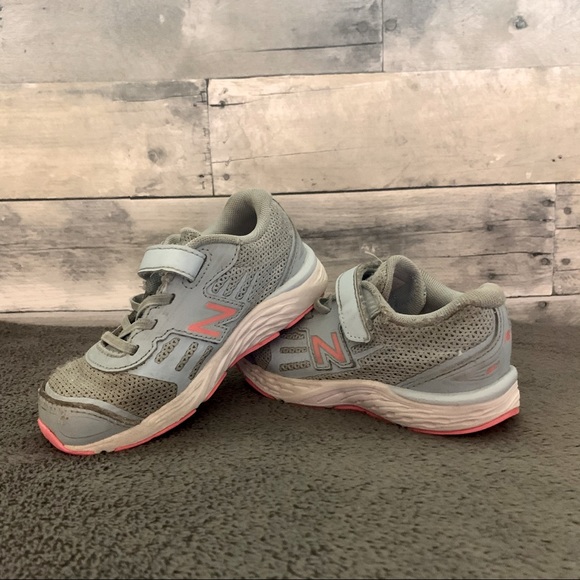 New Balance 680v5 little kids size 9 - Picture 1 of 6